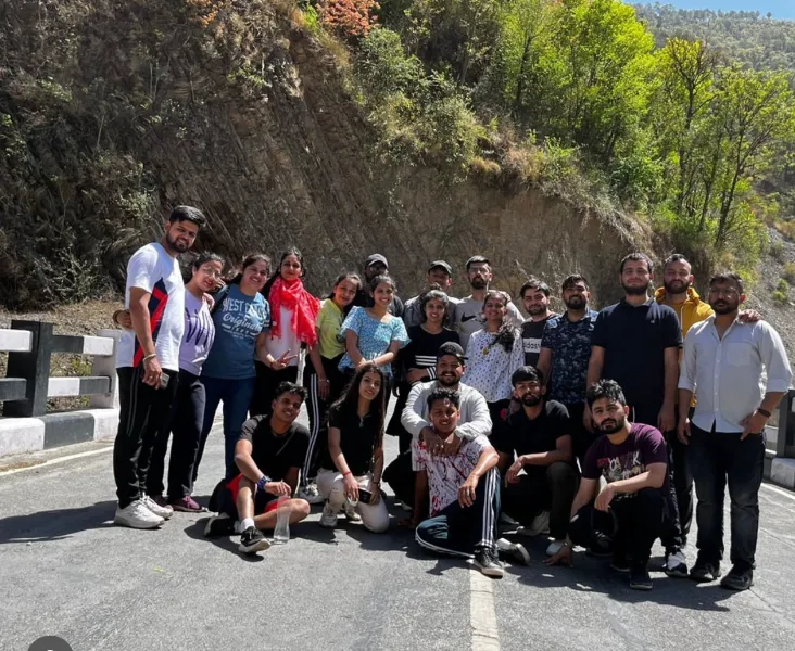 UIUX Studio team group photo on a mountain trip
