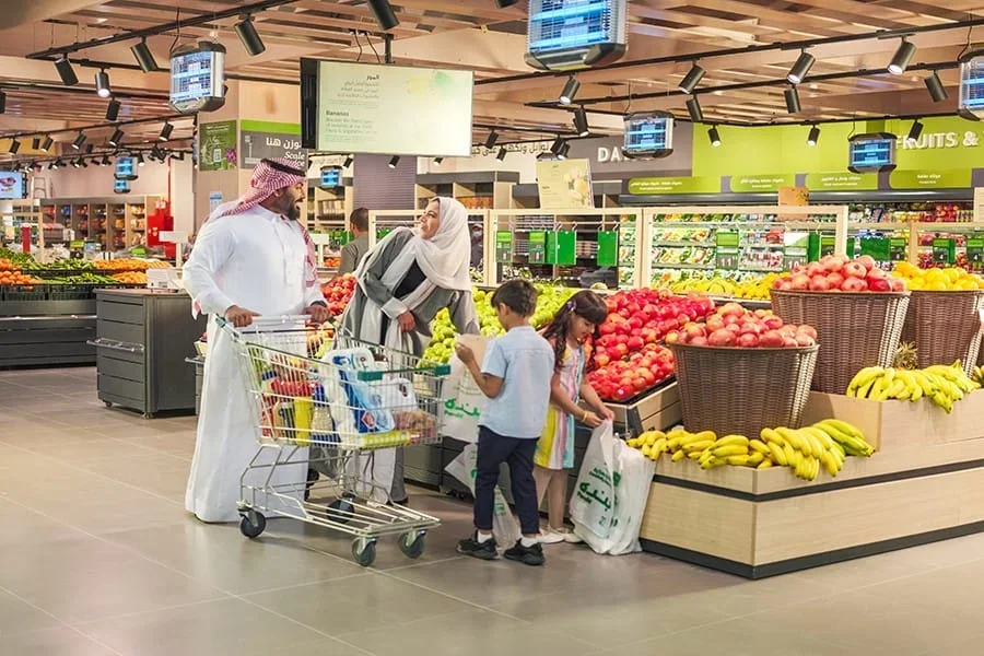 Family shopping for fresh produce